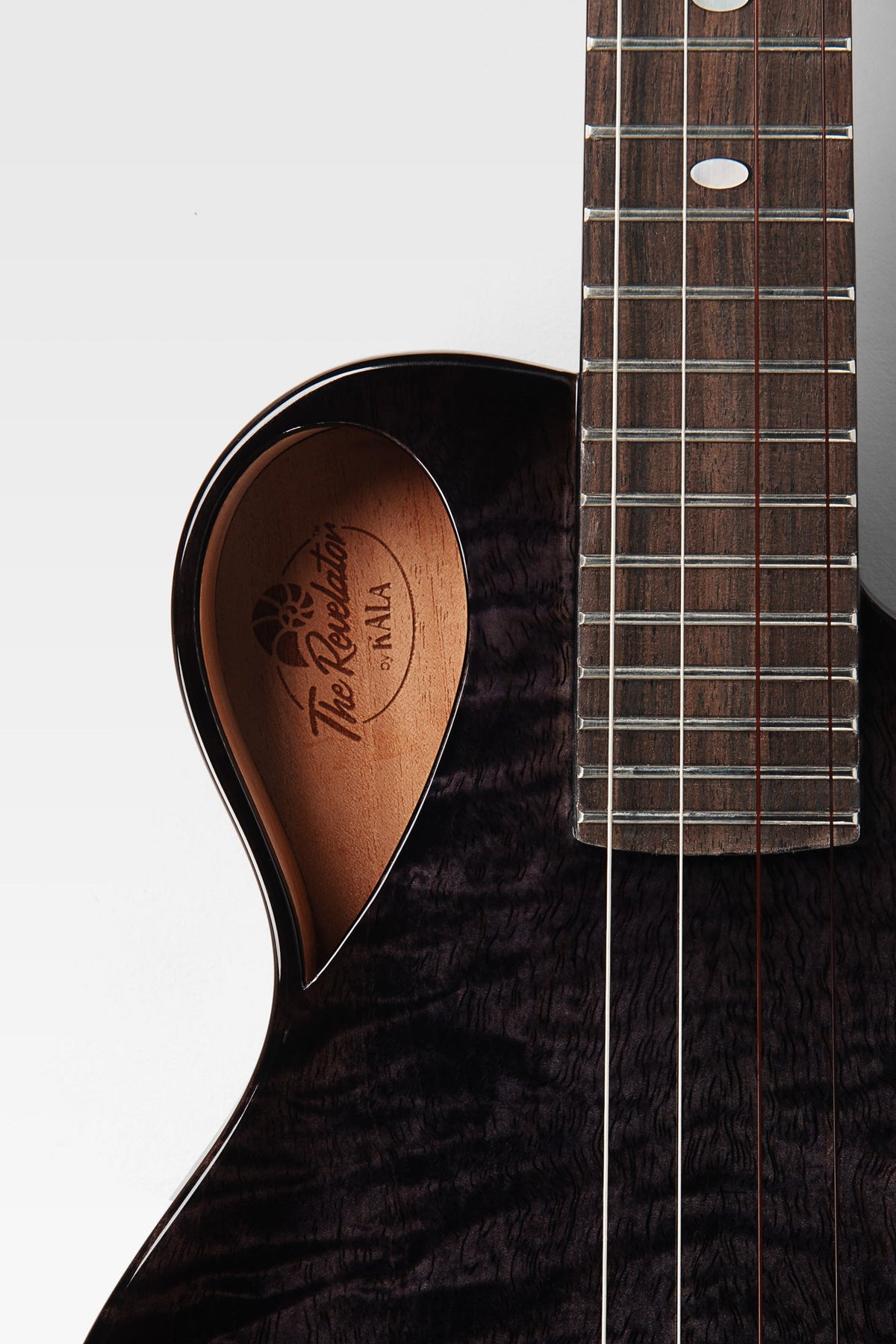 Kala KA-NS-BLK-MNG-TE Revelator Nautilus Horizon Black Night Mango Tenor Electro Ukulele With Bag