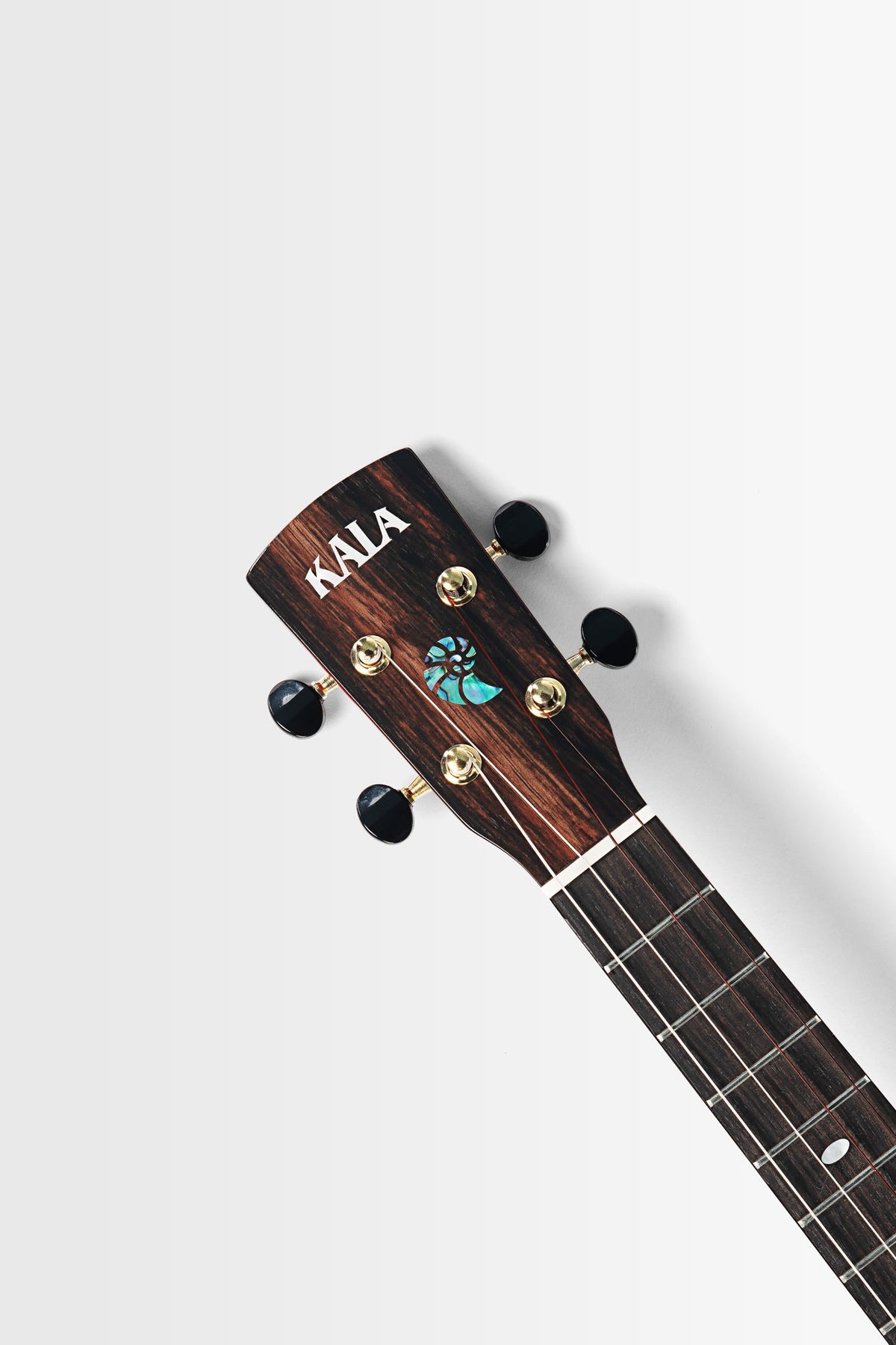 Kala KA-NS-RED-MNG-TE Revelator Nautilus Horizon Red Glow Mango Tenor Electro Ukulele With Bag