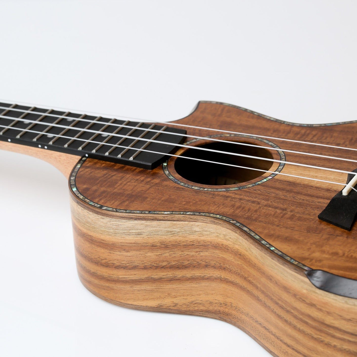 Snail SR-04TE Solid Acacia Tenor Bevel Cutaway Ukulele Including premium Snail Padded Gig Bag