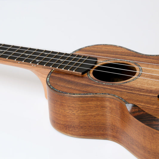 Snail SR-05TE Solid Acacia Tenor Bevel Cutaway Ukulele Including premium Snail Padded Gig Bag